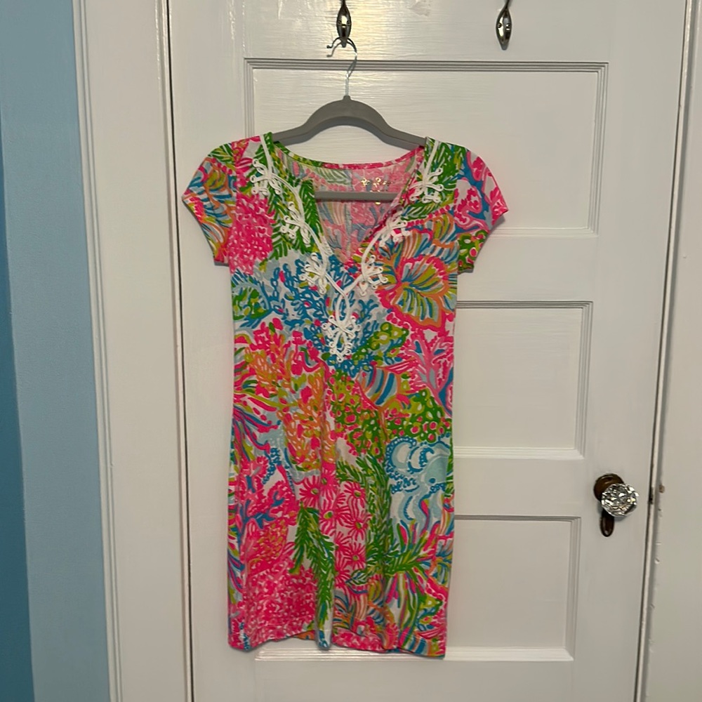 Like new Lilly Pulitzer dress in XS.